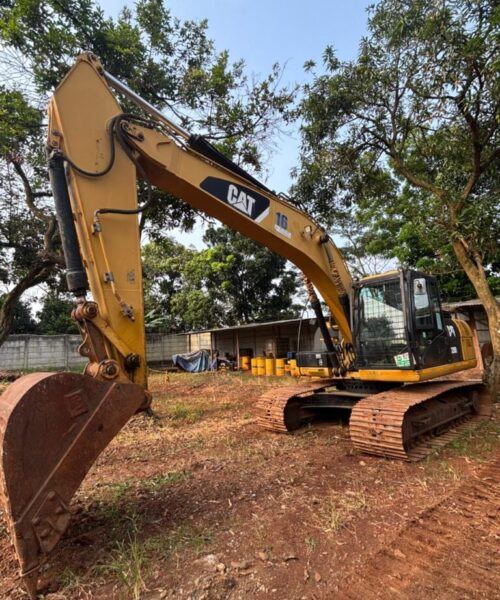 EXC 16 CAT 320 COVEER
